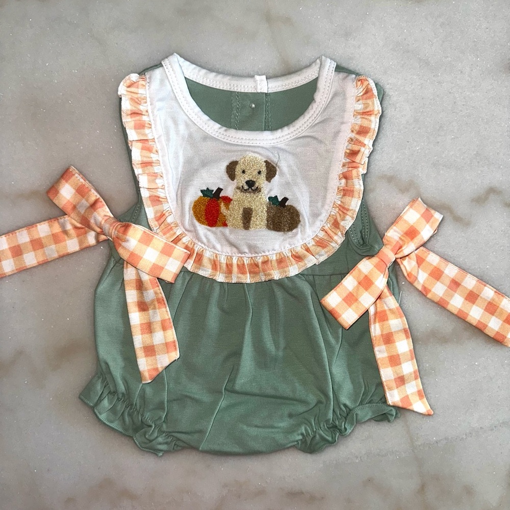 Green Baby Romper with Bear and Pumpkin Design